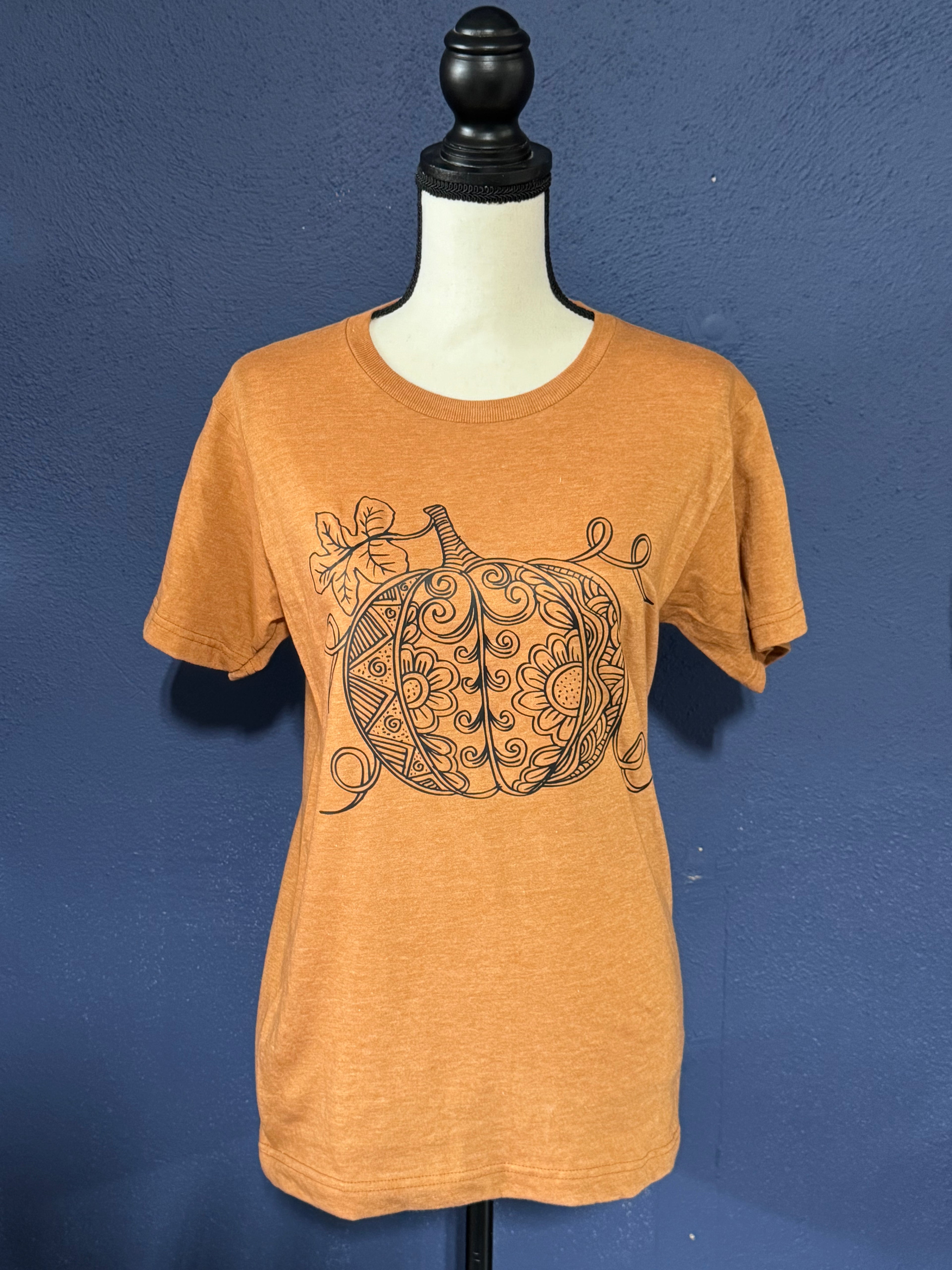 Pumpkin Graphic T-Shirt – Orange Unisex Small – Cute Fall Pumpkin Tee