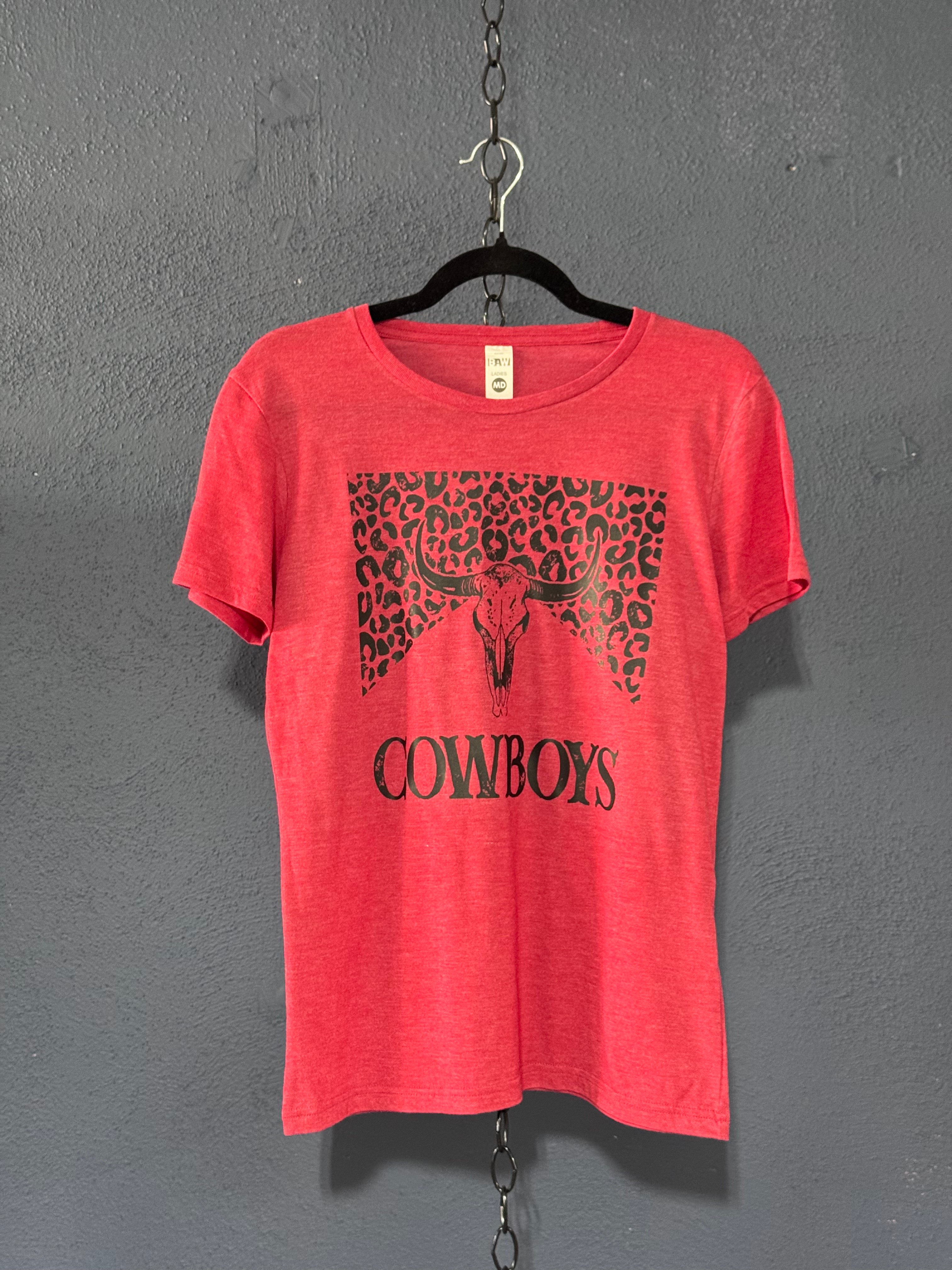 Cowboys Western Graphic T-Shirt – Red Women’s Medium – Longhorn Skull Leopard Print Tee